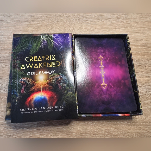 Creatrix Awakened Oracle Deck - Picture 2 of 4
